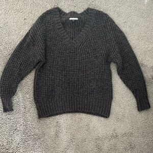 American Eagle women’s v neck sweater